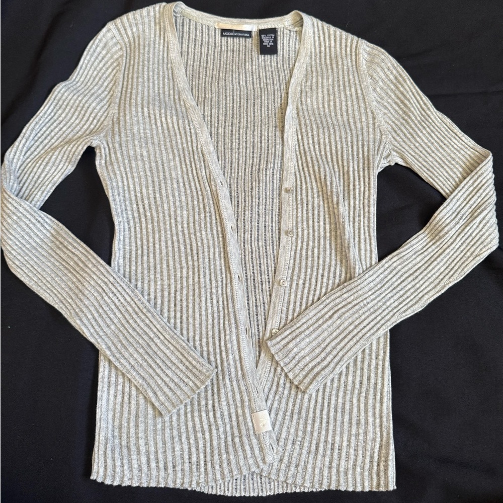Moda international Gray lightweight sweater cardigan size M